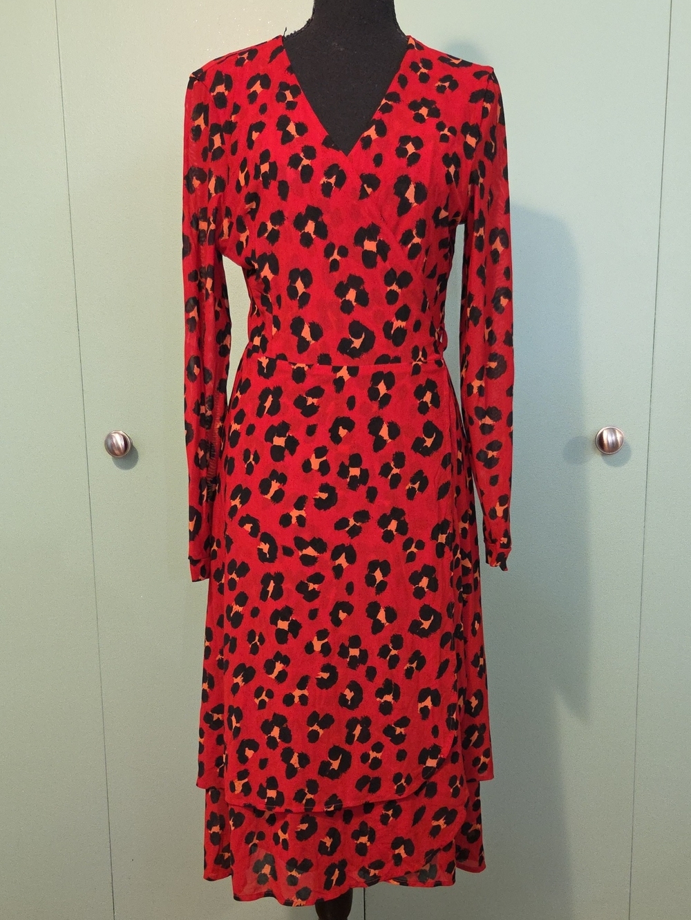 Cabi Red Leopard-Print Long Sleeve V-Neck Wrap Dress Size Medium